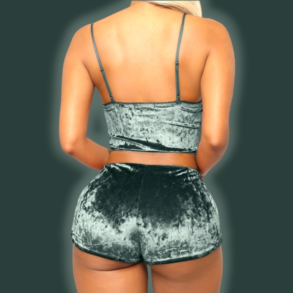 4 Sets of Women's Velvet 2 piece Pajama NightWear Black Green Pink Red - Picture 4 of 5